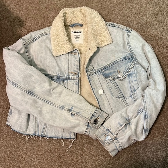 Cropped Denim Jacket + Sherpa lined - Picture 1 of 1